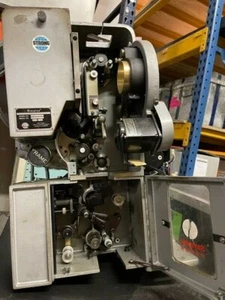 35mm Simplex Projector& Soundhead Model 1060 with 2-lens Turrett - Picture 1 of 7