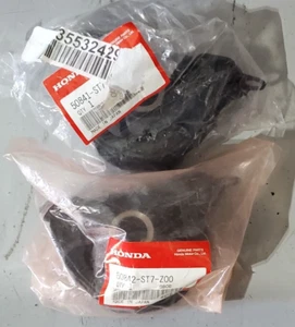50841-ST7-Z00 & 50842-ST7-Z00 OEM HONDA INTEGRA TYPE-R STABILIZER MOUNTS - Bild 1 von 2