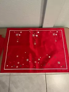 Placemats Set of 4 Fabric Red Christmas Food Network - Picture 1 of 5