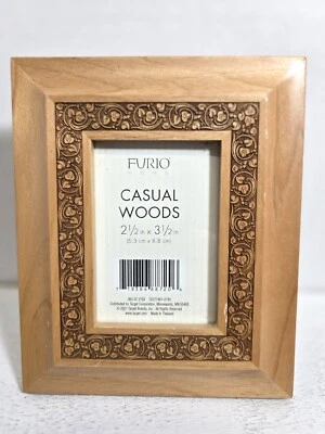 CASUALWOOD BY FURIO WOODEN 6" X 5" FRAME-NEW - Image 1 of 2