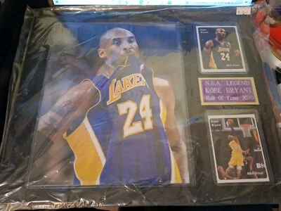 Placa KOBE BRYANT 12x15 con imagen de 8x10, 2 fotos tamaño tarjeta y placa grabada Foto 1 de 3