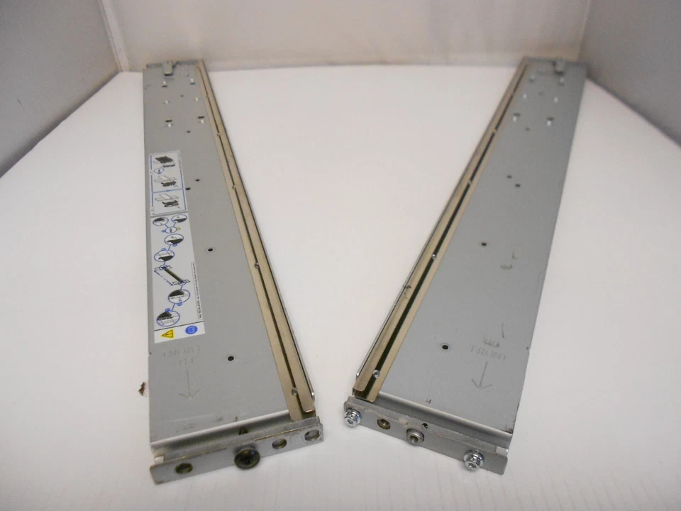 Kit de rieles de expansión de almacenamiento Sun Oracle DE2-24C DE2-24P 7063682 Foto 1 de 1