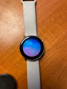 Samsung Galaxy Watch Active 20mm 7AB2 Android - Photo 1 sur 14