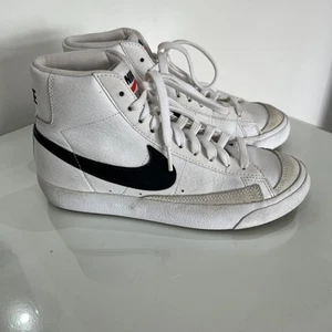 Nike Blazer Mid 77 Sneaker UK 5 YOUTH Weiß/Schwarz DA4086-100 Top Zustand - Bild 1 von 9