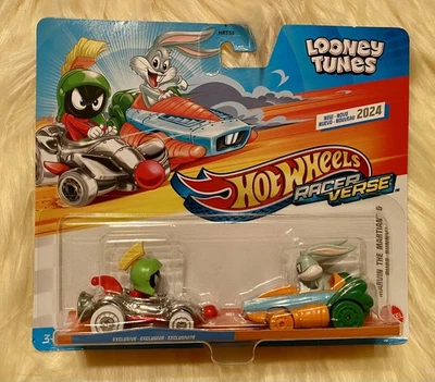NUEVO Juego de 2 autos Hot Wheels Racer Verse Looney Tunes Bugs Bunny & Marvin Martian Foto 1 de 3