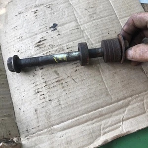 SNAPPER 61 MOWER DECK ZF ZF6100M SPINDLE  BOLT 7063234 - Picture 1 of 5