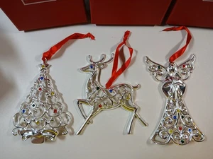 Juego de 3 adornos navideños Lenox Sparkle and Scroll multi cristal plateado - Imagen 1 de 12