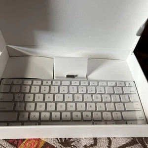 iPad keyboard dock Model A1359￼.  Brand new in a box - Picture 1 of 3
