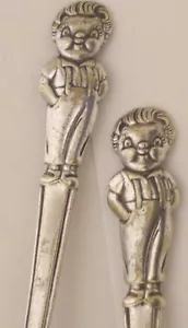 2 cucharas Cambell niños niño IS placa plateada ambas tienen marcas de uso - Imagen 1 de 9