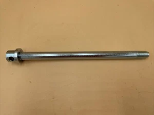 NUEVO EJE DE RUEDA TRASERA BSA TRIUMPH 37-3965 1971 - 1978 A65 TR6 T120 TR7 T140 OIF - Imagen 1 de 4