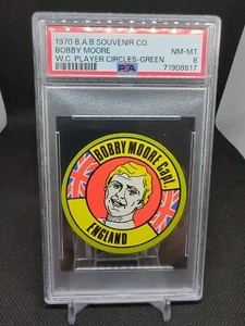 1970 B.A.B. Souvenir Co. World Cup Player Circles Green Bobby Moore PSA 8 - Picture 1 of 2