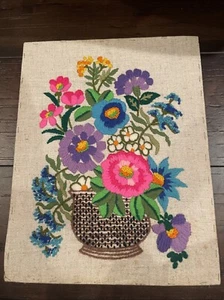 Vintage Floral Bouquet Crewel Embroidered Wall Art Mod Flower MCM 70s 13"x10" - Picture 1 of 3