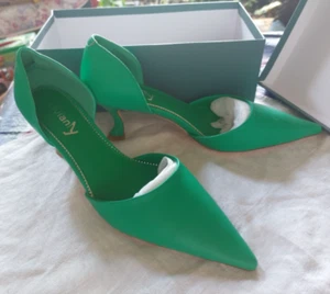 NEW!! Vivian NY Green Sandals 2.5" Heels Size 8M US - Picture 1 of 11