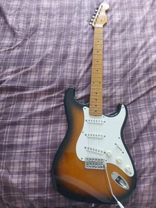 Fender 50s Reissue Sunburst + generic fitted Hard Case Made In Japan - Picture 1 of 9