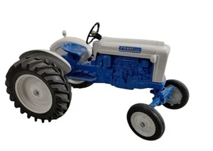 Country Classics New Holland Ford 4000 Tractor 1/12 Scale - Picture 1 of 4