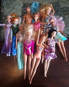 Barbie Doll Lot In Played With Good Condition Clothes Included. Frozen Dolls Too - Bild 1 von 11