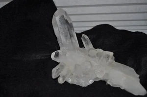 Quartz Crystal point cluster on quartz matrix stunning a superbly beautiful item - Picture 1 of 14