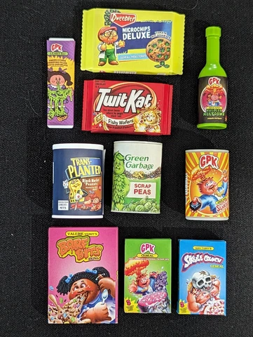 Lot Of 10 Garbage Pail Kids / Wacky Packages Micro Figures Cover