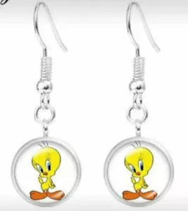 Brand New COSTUME JEWELLERY Tweety Earrings 1.2cm DIAMETER - Picture 1 of 3