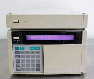 Hitachi/Transgenomic L-7100 Pompa HPLC con interfaccia D-7000 (338004) - Foto 1 di 11