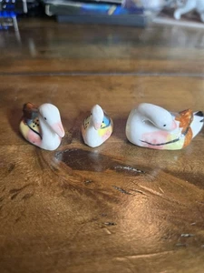 Vintage Porzellan Handbemalt Ente Gans Figur 3er Set - Bild 1 von 4