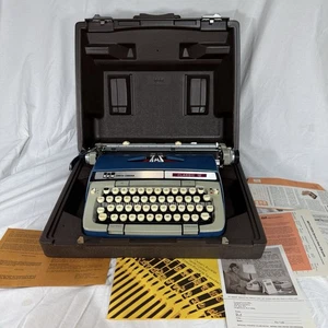 Macchina da scrivere Smith Corona Classic 12 vintage 1976 Starmist blu + custodia e manuale ottime condizioni - Foto 1 di 20