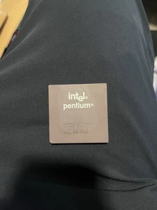 Intel Pentium A80502133 SY022 CPU. - Picture 1 of 2