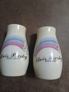 Elvis Presley 1935-1977 Rainbow and Hearts Salt and Pepper Shaker Set Never Used - Picture 1 of 11