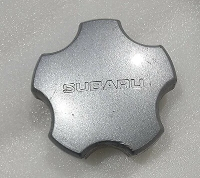 Subaru Forester Impreza Legacy 1993-2002 tapa central plateada 28811-AC140 Foto 1 de 4