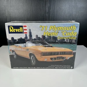 Revell '71 Plymouth Hemi Cuda Cabrio Model Kit NUOVO - Foto 1 di 11