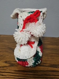 Stivaletti natalizi decorativi all'uncinetto fatti a mano in pizzo e pom verde e rosso 6"x5" - Foto 1 di 6