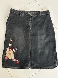LADIES Black Distressed Jean SKIRT BY Red Herring - Floral Print- SIZE UK 12 - Picture 1 of 7