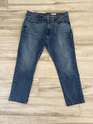 Cremieux Jeans Mens 40x30 Relaxed Straight Medium Wash Blue Denim - Image 1 of 4