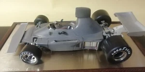 POLISTIL SCALA 1/16 FERRARI 312 B3 ARGENTATA CON BASE IN LEGNO - Foto 1 di 13