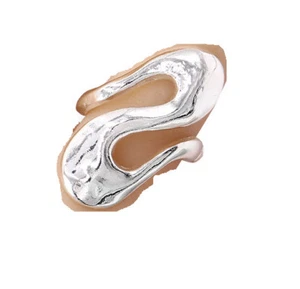 BRIGHTON BEACH HAMMERED METAL STRETCH RING - Picture 1 of 1