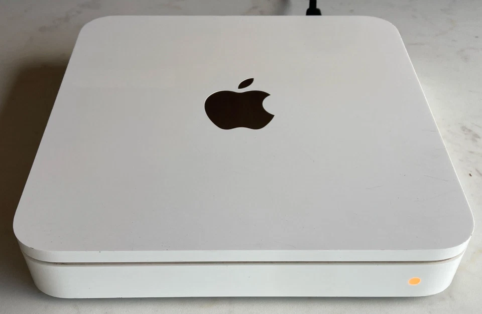 Apple AirPort Time Capsule 2TB Wifi Router A1355 3rd Gen Dual Band & Power Cable - Image 1 of 3