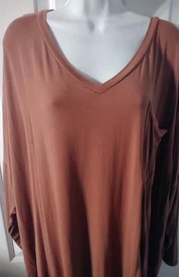 Túnica para mujer ZENANA marrón cuello en V L/S talla 1X Foto 1 de 4