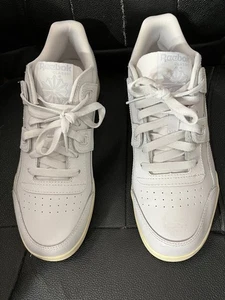Womens Reebok Classic Leather White Tennis Shoe / Size 9 / Used / Good Condition - Bild 1 von 10
