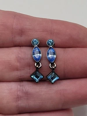 Brincos pendurados delicados assinados GIVENCHY azul cristais aquáticos arma metal cinza perfurado - Imagem 1 de 4