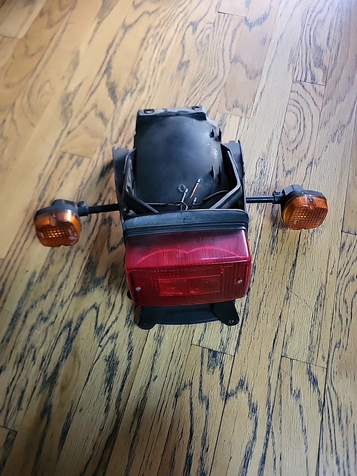Guardabarros trasero con luz trasera Honda Ft500 Ascot 1982 1983 Foto 1 de 4