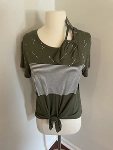 Nuevo con etiquetas Sin límites Camisa Corta Slv Corbata Frontal Talla S Máscara a Juego Verde a Rayas Arro - Imagen 1 de 7