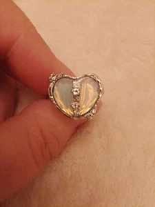 Beautiful Silver Coloured Metal Ring With Two Halves Of A Heart Of Plastic... - Picture 1 of 4