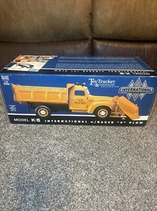 TOY TRUCKER TRUCK INTERNATIONAL K-5 W/BAKER V PLOW STATE HIWAY DEPT 1/16 NICE - Picture 1 of 7