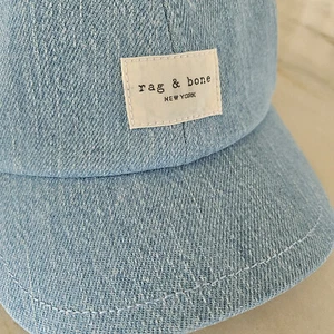 NUEVO CON ETIQUETAS Gorra de Béisbol Trapo y Hueso ADDISON Ligera DENIM Elastizada Unisex Hombres Mujeres - Imagen 1 de 6
