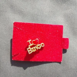 I Love ❤️ Bingo Lapel Hat Jacket Pin - Picture 1 of 2