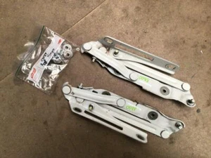 VE Commodore SS SV6 Calais genuine boot hinges with bolts 679F Heron White - Picture 1 of 5