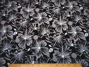 Quilt Fabric 1 1/4 Yard Gray White Floral on Black Fabri-Quilt Premium Cotton C - Picture 1 of 2