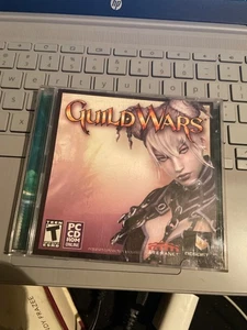 GUILD WARS : PC Game CD-ROM 2 Disc Set 2005 Very Rare ~ BOTH DISCS MINT - Picture 1 of 1