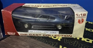 Motor Max 1/18 Scale 1969 Pontiac GTO Judge Navy Blue - Picture 1 of 12