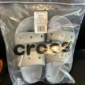 Crocs Classic Sandals Slip On Gray Men's 6 Women's 8 Brand New with Tags - Picture 1 of 6